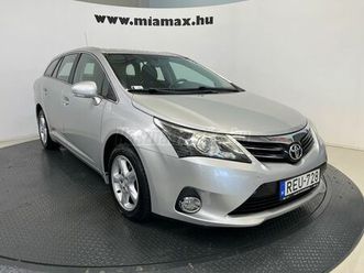 toyota avensis wagon 2.0 d-4d sol friss műszaki. navi. ülésfűtés. leinformálható. megkímélt állapotban