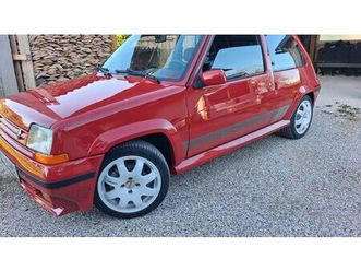 1990 renault 5 rouge manuel, 5 vitesses conduite à droite...