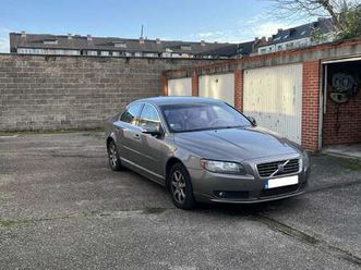 s80 2.4d aut. momentum