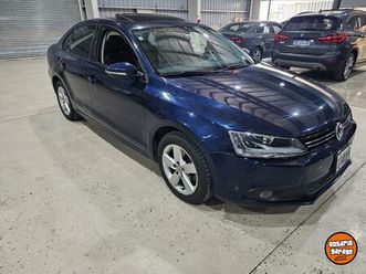 volkswagen vento 2.5 luxury automatico.