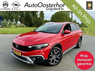 fiat tipo cross stationwagon 100pk red