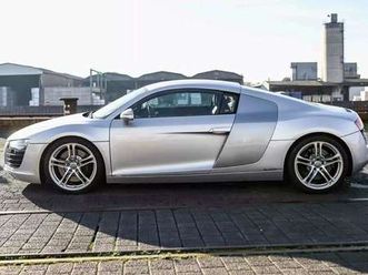r8-coupe-4-2-v8-quattro-r-tronic