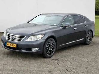 awd 4.6 v8 lexus dealer maintained