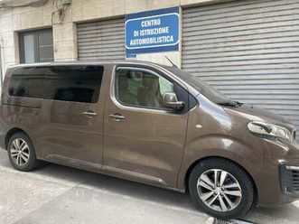 PEUGEOT TRAVELLER allure