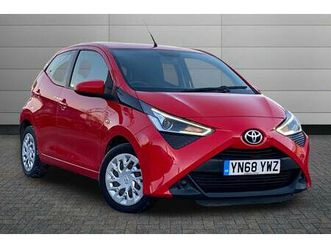 toyota aygo x-play hatchback's 1.0 vvt-i x-play euro 6 5dr