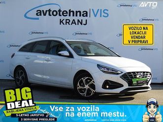 hyundai i30 kamera |ogr. sedeži + volan |tempomat|vlečna kljuk