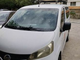 nissan nv 200 2011