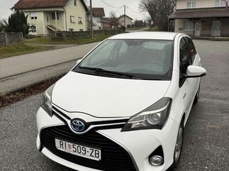 toyota yaris hybrid 2015. god, automatik