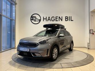 plug in hybrid / 8xalu / servhefte / navi / r.kamera /