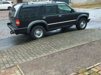 chevrolet chevy blazer nur 170000 km mit schwarzem i...