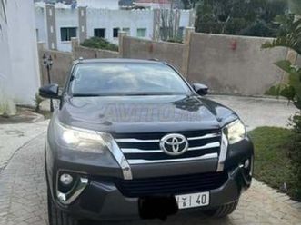 toyota fortuner diesel automatique 2018 à tanger