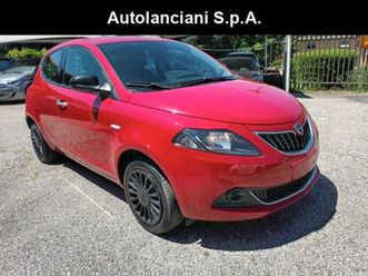 ypsilon 3ª serie ypsilon 1.0 firefly 5 porte s&s hybrid ecochic silver