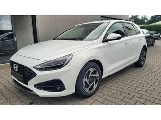 hyundai i30 hb family*navi*led*shzg*lhzg*pdc*cam*16zoll*