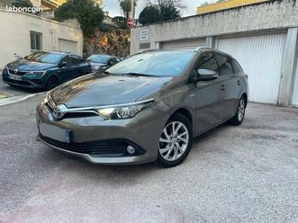 toyota auris touring hybrid business