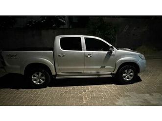 toyota hilux cd srv d4-d 4x4 3.0 tdi diesel aut 2012