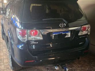 toyota hilux sw4 srv d4-d 4x4 3.0 tdi dies. aut 2015