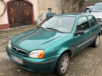 mazda 121 zu verkaufen