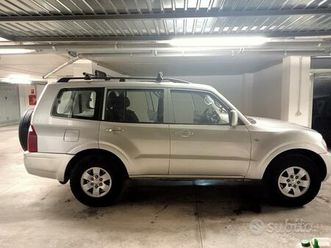 mitsubishi pajero 5 porte 7 posti