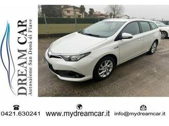toyota auris touring sports 1.8 hybrid
