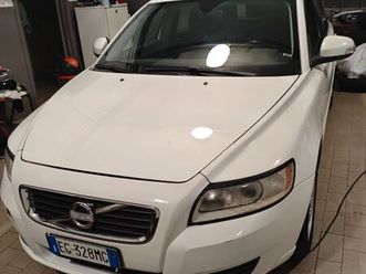 volvo v50 d2 r-design
