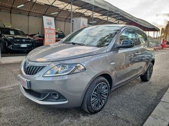 lancia ypsilon 1.0 hybrid unipro' senza vincoli di finanziamento
