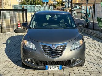 lancia ypsilon automatica