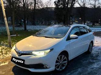 ② toyota auris touring sports 1.2 turbo essence — toyota — 2ememain