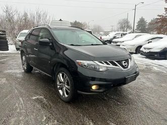 2011 nissan murano le, sunroof, back up camera, clean car!