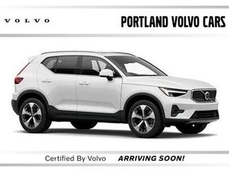 certified 2025 volvo xc40 b5 plus dark theme