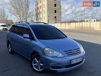 toyota avensis verso 2005