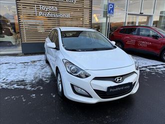 hyundai i30 1,6 trikolor hatchback - hatchback benzin