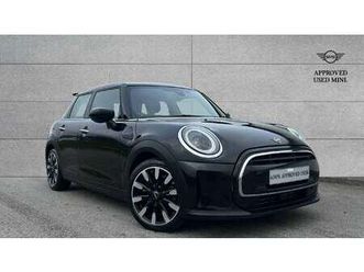 mini hatchback 5dr 1.5 cooper exclusive 5dr auto [comfort/nav pack]