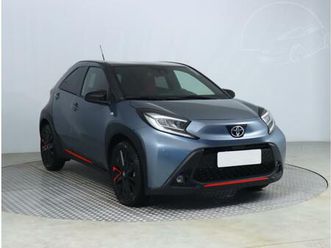 toyota aygo x 1.0, serv.kniha, kůže, navi