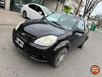 ford ka 1.0 fly viral 2010. vendo, permuto y financio. el vehiculo se encuentra en perfecto estado, contien aire direccion y alarma. ver solis 1079, rosario. co