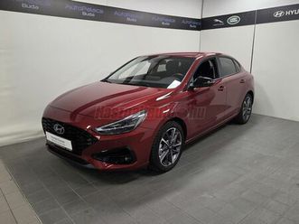hyundai i30 fastback 1.0 t-gdi prime dct márkakereskedésünk szolgálati gépjárműve / gyári garanciális / sérülésmentes