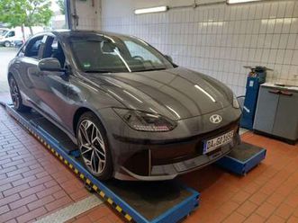 uniq-4wd-hud-nscc-led-navi-pdc-shz