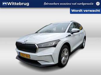 skoda enyaq iv - 60 selection / navigatie / camera / parkeersensoren v+a / half leer / lichtmetaal 19 inch