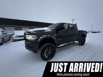 2022 ram 3500 laramie m/c swb