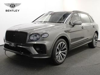 bentley bentayga 4.0 v8 ewb azure: réserver un essai sur route !