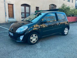 renault twingo ii , climatisation, radio +usb, compte tours, fermeture des portes centralisées à distance, glaces électrique