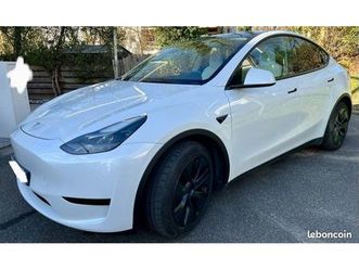 tesla model y standard rwd propulsion - 12/2024 - intérieur blanc - 38.000 km - très bon état