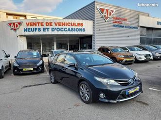 toyota auris ii hsd 136h dynamic