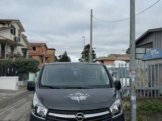 opel vivaro con pedana