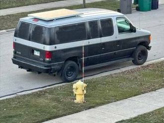 2006 ford econoline vanlife van with solar and shore power