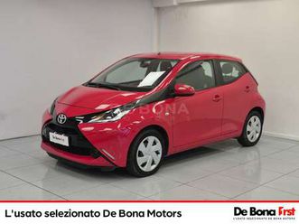 TOYOTA AYGO 5p-1-0-x-play-m-mt