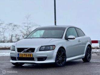 volvo c30 - 2.5 t5 momentum, r-design