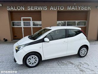 toyota aygo x-play connect