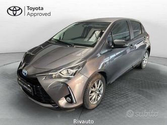 toyota yaris 1.5 hybrid 5 porte active