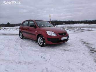 kia rio 1.4 1.majitel,servisni kížka