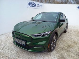 72.6kwh standardní mach-e 5d